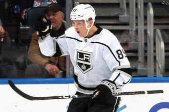 Hanba pre hokejistu ktory roky zarabal v NHL