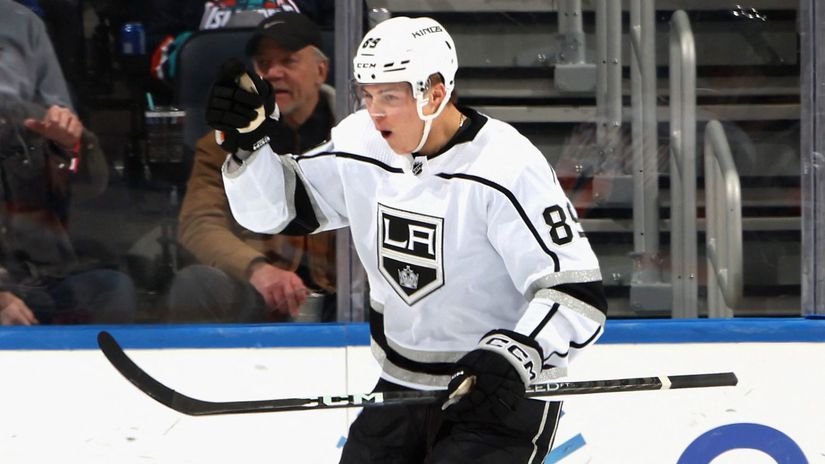 Hanba pre hokejistu ktory roky zarabal v NHL