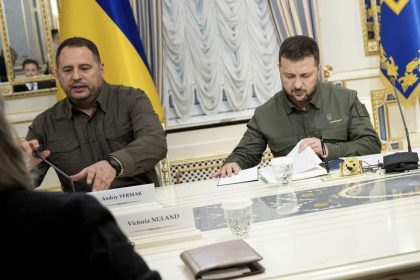 Jermak skoncil u Zelenskeho pre korupciu v energetike