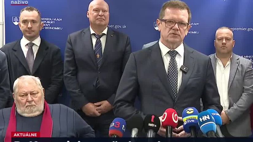 Kmec sa postavil pred kamery po boku Sotaka Odchadzam aby som chranil meno strany Hlas Slovenska a jeho priemyslu