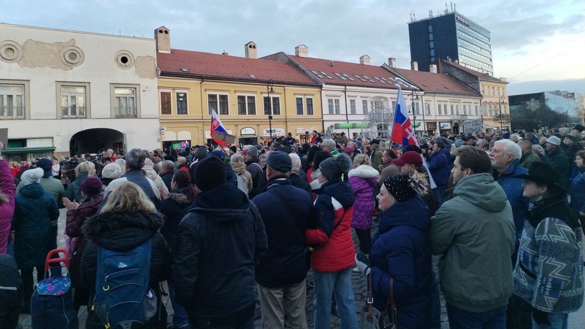 Na protest proti progresivizmu prislo do centra Kosic stovky ludi