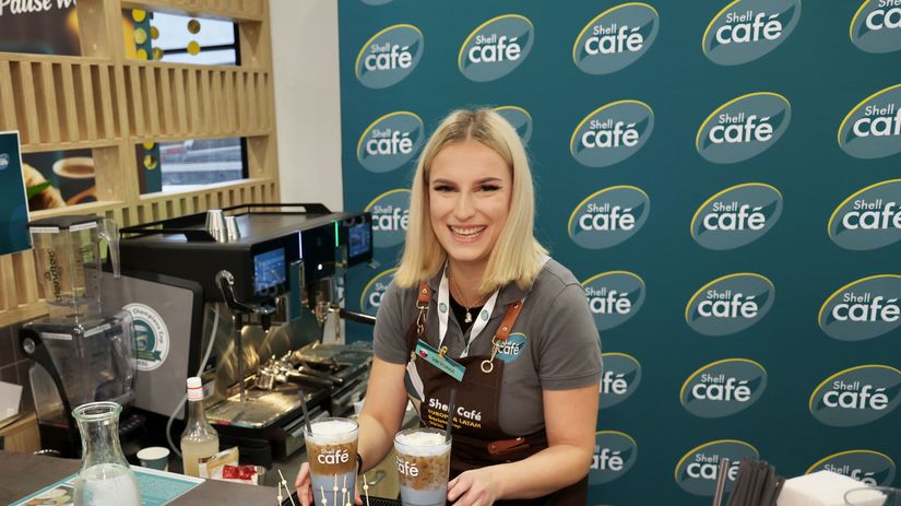 Najlepsia baristka Shell na svete pripravuje kavu v Leviciach