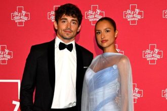 Najsexi pilot F1 Charles Leclerc poziadal o ruku partnerku