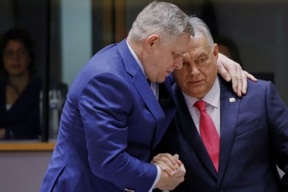 Pomohol Orban v USA aj Ficovi Slovakia moze pocitat s ruskou ropou