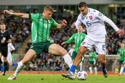 Prehra pred vypredanym Tehelnym polom a triumf na snehu To sme my Slovaci Proti Severnym Irom treba srdce a drinu