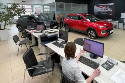 Ruske sny o autobiznise s Cinou sa rozplyvaju