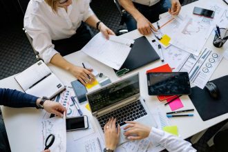 Sen o pasivnom prijme sa rozplynul umela inteligencia ohrozuje kariery mladych