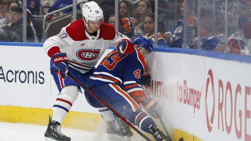 Slafkovsky dominuje medzi braniacimi utocnikmi v NHL