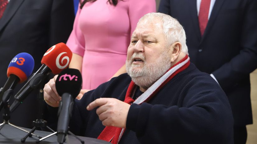 Sotak nezabudol na letnu krivdu Majitel Podbrezovej sa pocas tlacovky oprel do Kosic a ULK