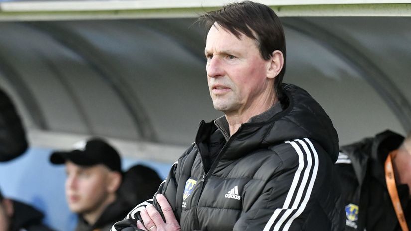 Straka bol v Prahe Sapara v Ruzomberku Sefa FC Kosice dorazila absencia kompetentnych