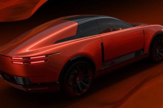 Toyota Century Koncept Bajny Fenix vstava z popola