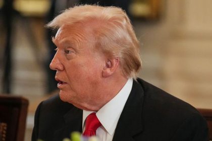 Trump ohlasoval znizenie cien liekov zastupca omdlel