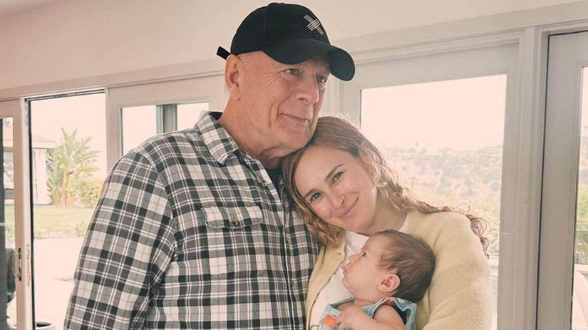 Uz ma niekedy nespoznava priznava dcera Bruca Willisa