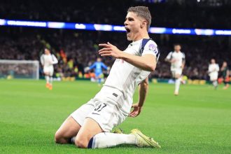 Zobral loptu na vlastnej sestnastke trielil ako Forrest Gump