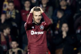 Lietajuce pasky velky krik a vulgarizmy Haraslin zuril spoluhracom zo Sparty vycistil zaludky