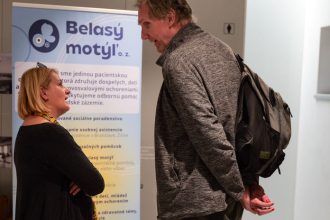 Martin vysoky 219 cm Uzivam si zivot nosim sukne a lakujem nechty