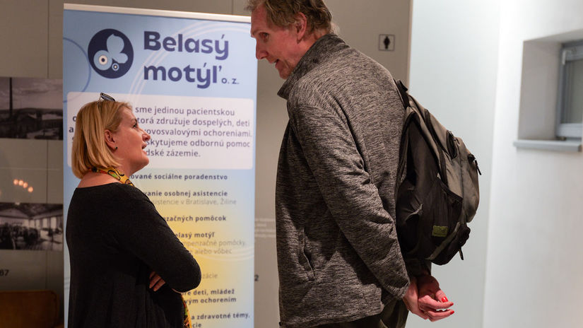 Martin vysoky 219 cm Uzivam si zivot nosim sukne a lakujem nechty