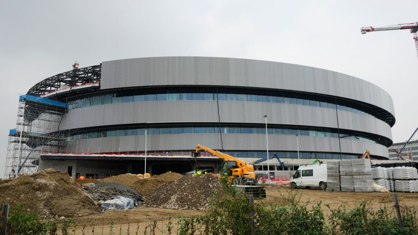 Meska s vystavbou haly obhajuju rozmery ladovych ploch