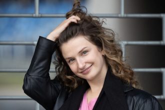 Objavi sa este v seriali Dunaj Herceka Petra Dubayova sa po 5 mesiacoch na materskej vracia do prace