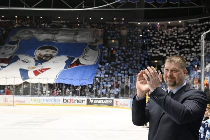 Po boku legiend so zaslzenymi ocami a paradnym choreom Na Slovane vyvesili Sersenov dres