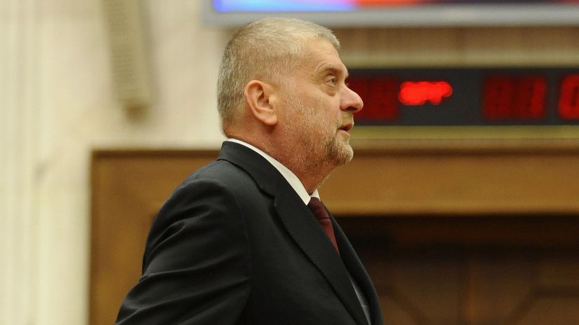 Po dlhej a tazkej chorobe zomrel byvaly poslanec Smeru Vladimir Matejicka