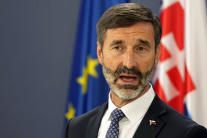 Poskodenie lode pod slovenskou vlajkou Blanarov rezort reaguje Remisova ziada raznu reakciu voci Rusku