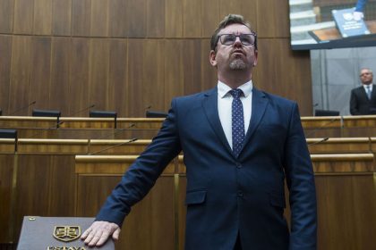 Poslanec NR SR za KDH mal nehodu bol pod vplyvom alkoholu