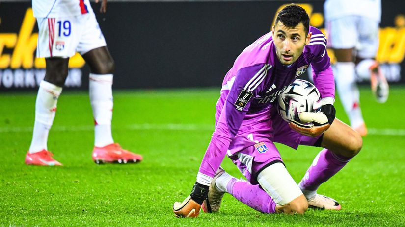 Rezolutna reakcia brankara Greifa na trenera Calzonu S reprezentaciou som skoncil