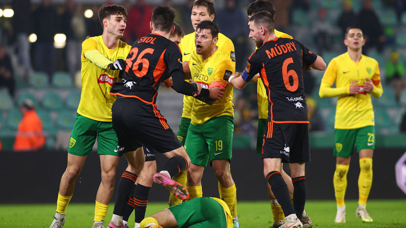 Robis to pre Slovan Antosik mal prist do satne rozhodcov