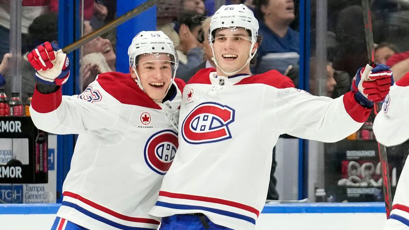 Slafkovsky ziari v detskej formacii Proti Tampe sa zahral so strojom casu v NHL sa predbiehaju s chvalou