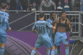 Slovan sa luci s Europou so vztycenou hlavou