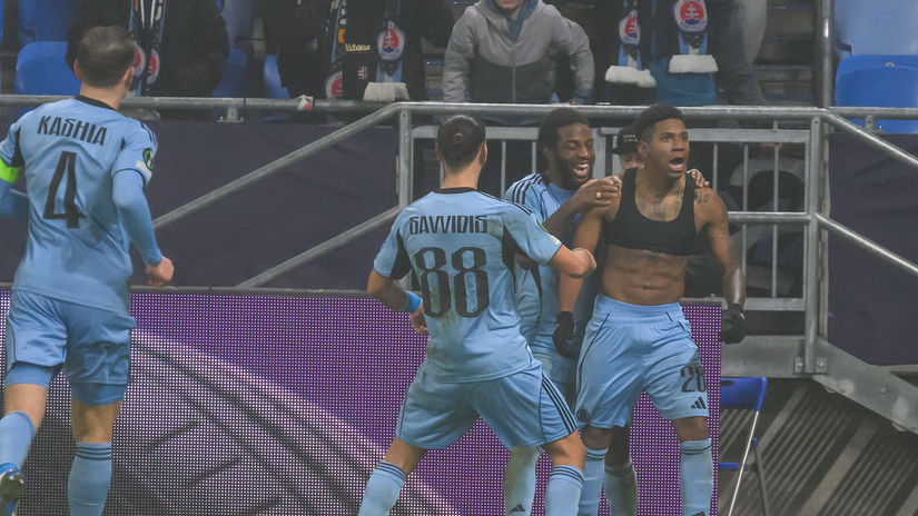 Slovan sa luci s Europou so vztycenou hlavou