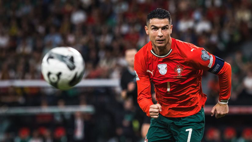 Tento chlap ma 40 rokov Svet je v soku z Ronaldovej fotky zareagoval aj Elon Musk