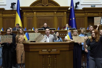 Ukrajinskej korupcnej chobotnici pomahali aj poslanci