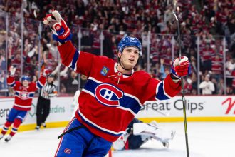 V spravny cas na spravnom mieste Slafkovsky strelil jubilejny gol v NHL vyrovnal Hossu a Gaborika