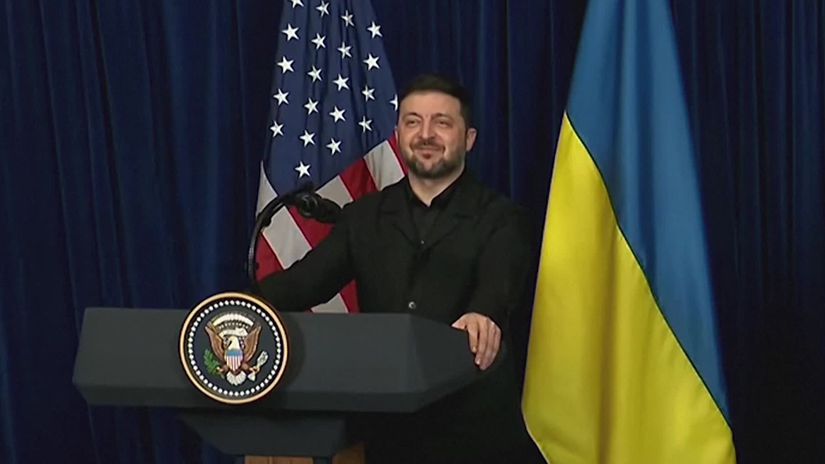 VIDEO Rusko chce aby sa Ukrajine darilo povedal Trump po boku Zelenskeho Vyraz ukrajinskeho prezidenta hovori za vsetko