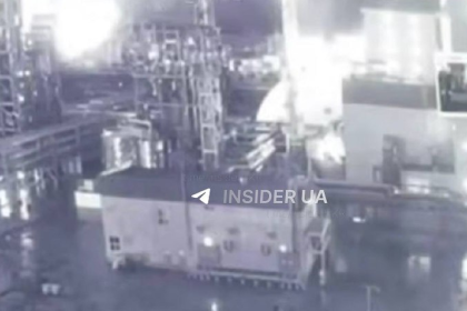 VIDEO Ukrajinci unikatne dronovym utokom vyradili Rusom ropnu plosinu