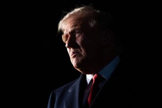 Zabite vsetkych na palube Trump celi skandalu pre kontroverzny rozkaz Madurovi dal ultimatum