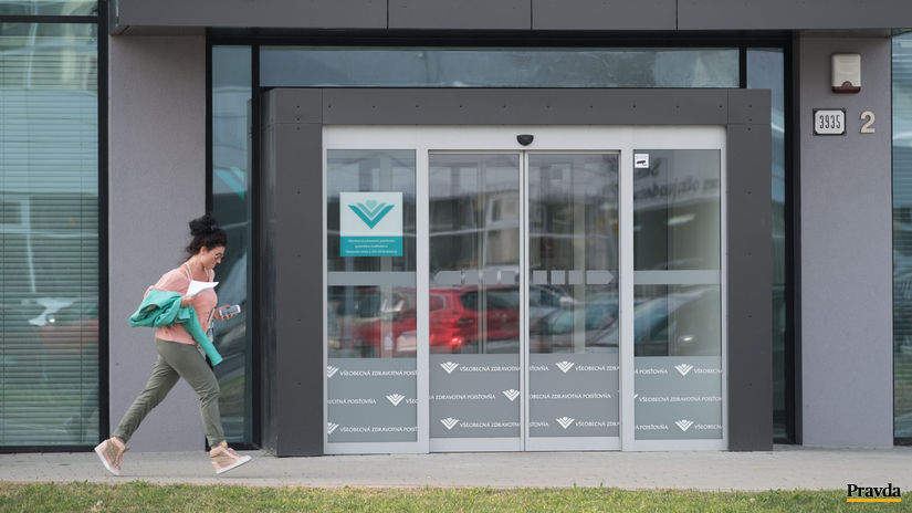 Zdravotnu poistovnu zmeni vyse 124 tisic poistencov