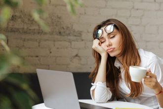 Zobudzate sa par minut pred budikom Je to nebezpecne