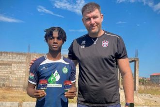 Hraval v Premier League a reprezentacii poslanie nasiel v Gambii