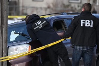 Imigracny agent v Minneapolise zastrelil zenu tvrdi Trump