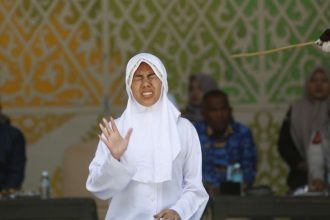 Jeden z najtvrdch trestov pr v Indonzii dostal za alkohol a nemanelsk sex 140 rn palicou ena od bolesti omdlela