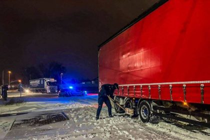 Kosice hlasia snehovu a veternu kalamitu Kamionistu v Michalovciach delili od tragedie minuty