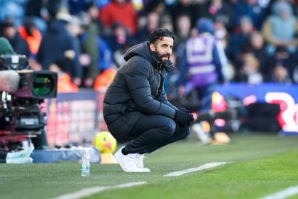 Kto si sadne na najhorucejsiu lavicku v PL United po Amorimovi zvazuje dvojicu klubovych legiend