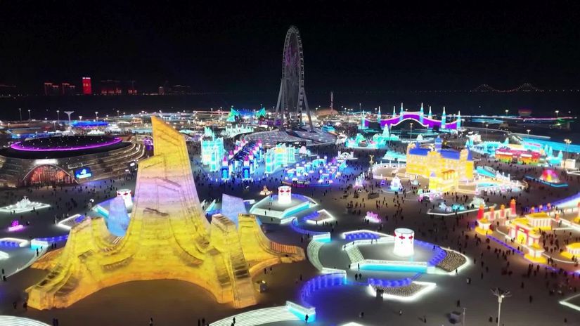 Ladove kralovstvo v Charbine Mesto z ladu a snehu