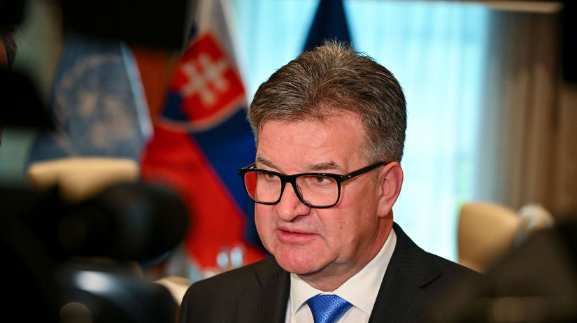 Lajcak reaguje na dalsie zverejnene spisy o Epsteinovi Absolutne to odmietam Opozicia ho vyzyva na odstupenie