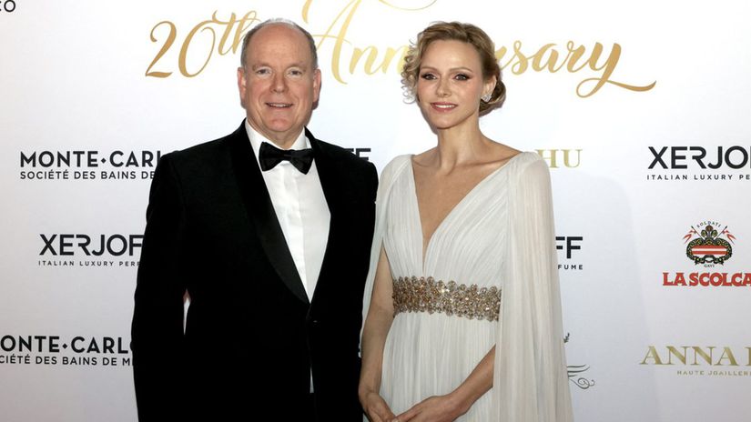 Monacka rodina v novom roku uchvacuje tento detail nesmiete prehliadnut Popri anjelskej Charlenne ziari aj princezna Gabriella