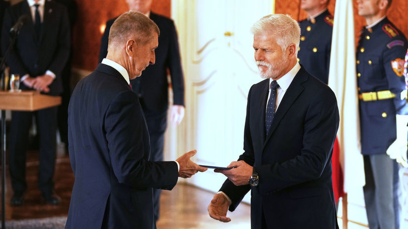 Neprisli vcas Pavel zrusil schodzku ustavnych cinitelov na hrade Babis sa ospravedlnil