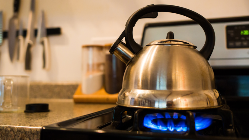 Neviditelna hrozba v stenach Ked vam doma udiera zapach skazenych vajicok ide o zivot alebo len o spinavy odtok